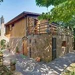 Lalla Villa *